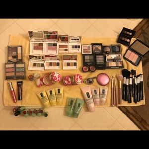 💥MAKE-UP LOT‼️‼️💖ALL BRAND NEW ITEMS PICK YOUR ITEM & WE SET A PRICE‼️